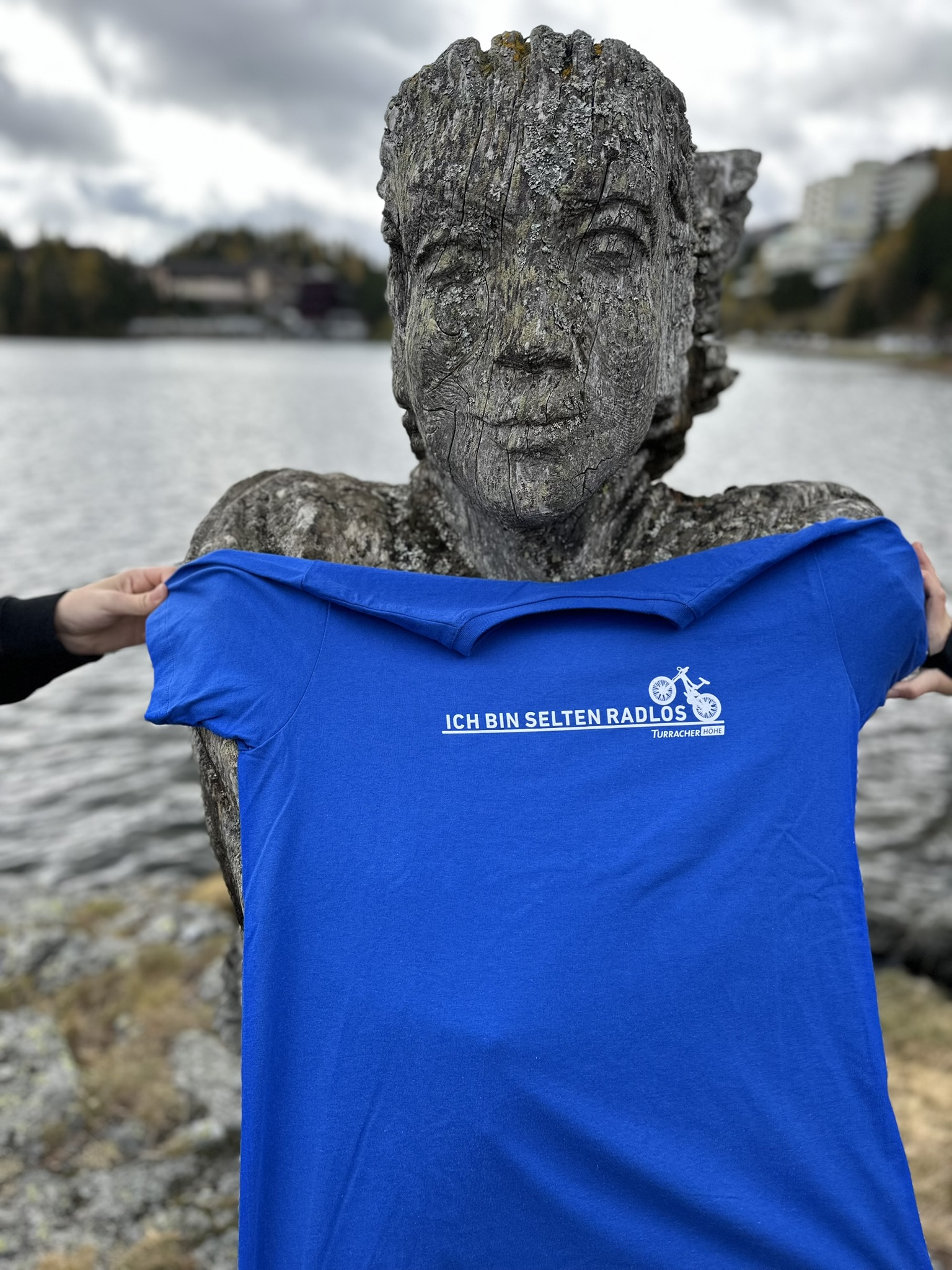 T-Shirt "Ich bin selten radlos" blau