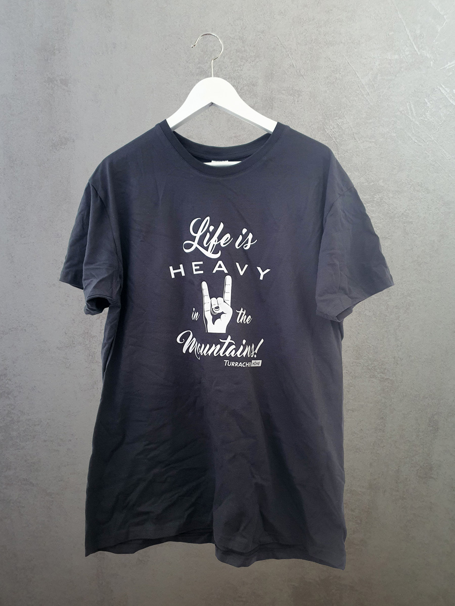 T-Shirt "Life is heavy in the Mountains!" grau