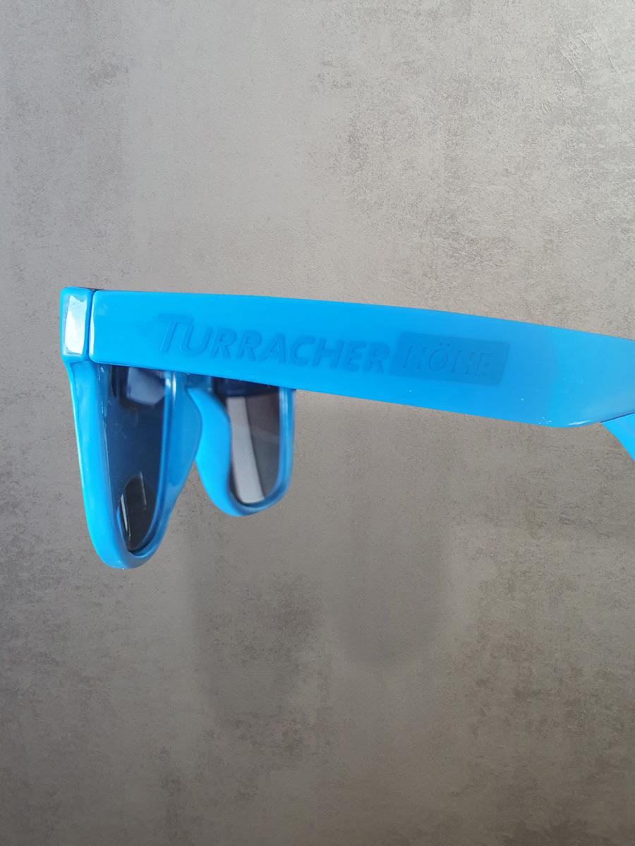 Sonnenbrille blau