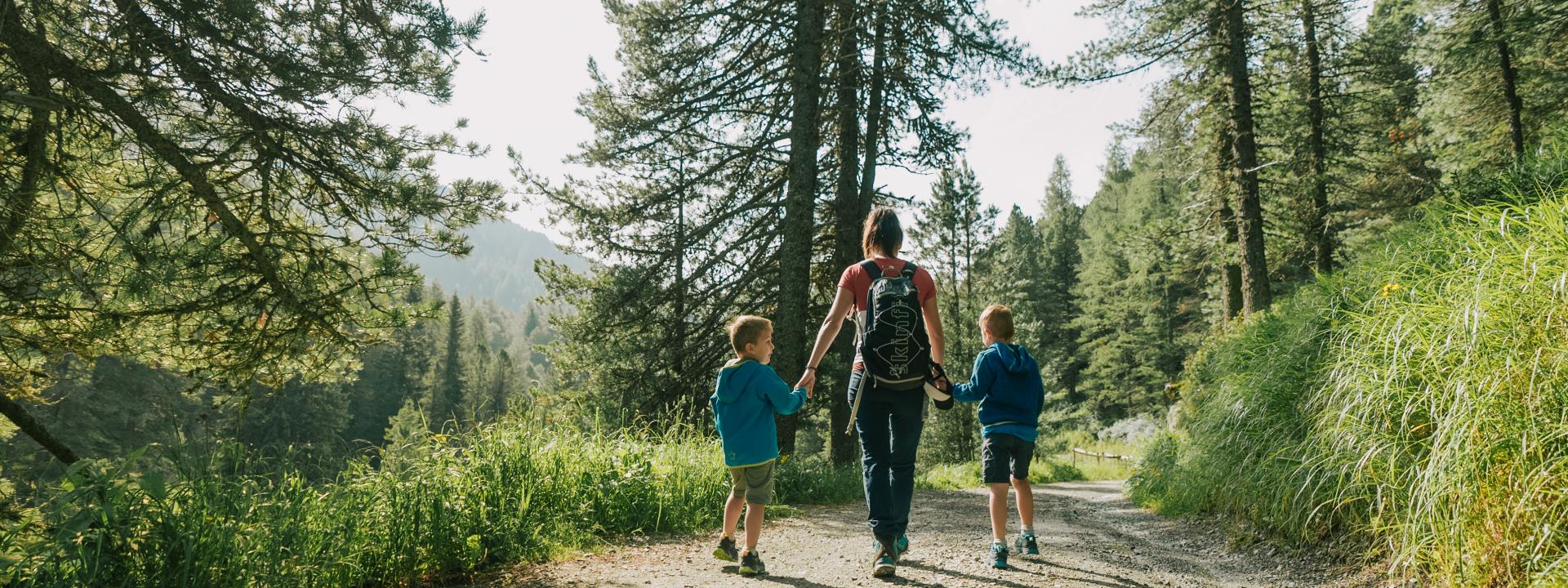 Familie-Almzeit-Kulinarik-2 ©WEKNOWMEDIA
