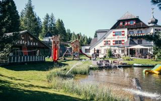 HEADER-FOTO - Haus mit Spielplatz 3
