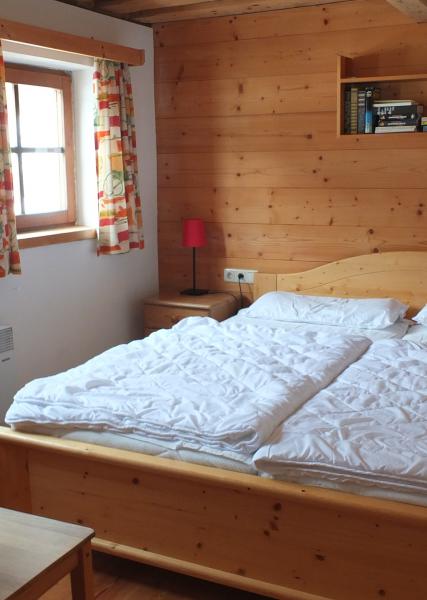 1. OG: kleines Schlafzimmer mit Doppelbett