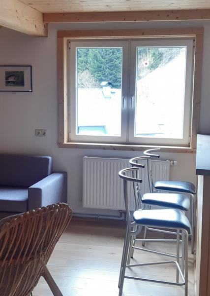 DG: Wohnbereich mit Doppelschlafsofa (140 cm breit)