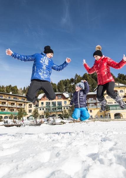 shj_familie_hotel-aussen_06 - Header Bild