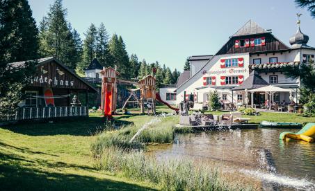 HEADER-FOTO - Haus mit Spielplatz 3