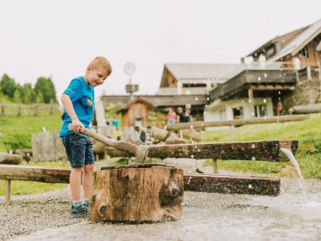 Familie-Almzeit-Kulinarik-64 ©WEKNOWMEDIA
